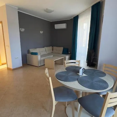 Роял Сън Apartment *